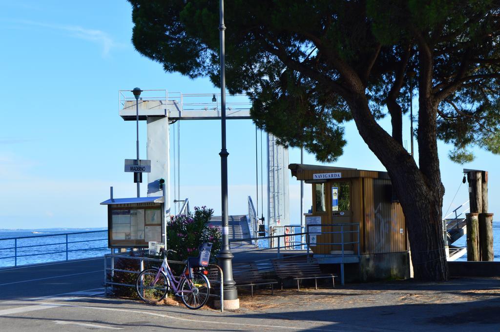 Atlante Hotel Toscolano Maderno Exterior foto